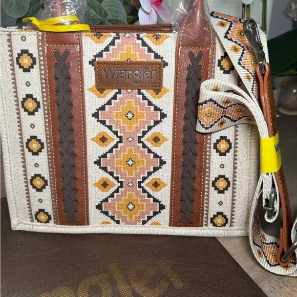 Wrangler Aztec-Pattern Tote in Cream, Brown and Yellow - Picture 5 of 9